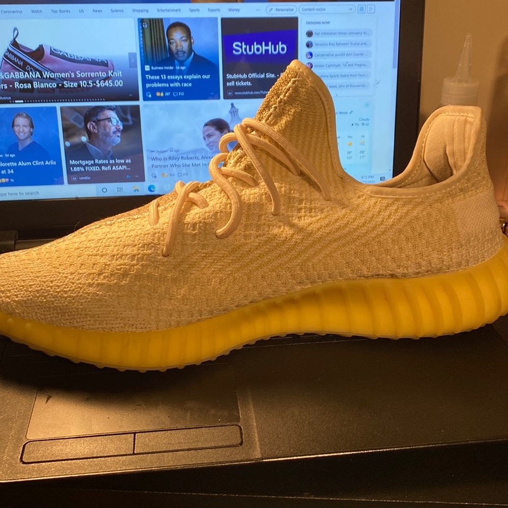 Adidas Yeezy tan and cream colored 1 time use in great condition